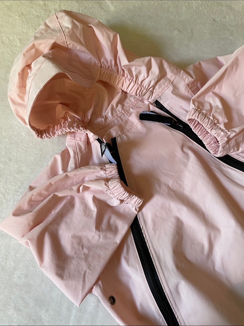 Hapiu size: 3T one-piece rain suit  waterproof light pink and black - Picture 4 of 9